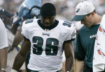 PHILADELPHIA - SEPTEMBER 21: Brian Westbrook #36 of the Philadelphia Eagles is escorted by a trainer as he leaves the field with an injury against the Pittsburgh Steelers during the first half on September 21, 2008 at Lincoln Financial Field in Philadelphia, Pennsylvania. (Photo by Chris Gardner/Getty Images)