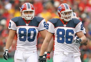 KANSAS CITY, MO - NOVEMBER 23:  Derek Schouman #80 and Derek Fine #86 of the Buffalo Bills walk on the field during the game against the Kansas City Chiefs on November 23, 2008 at Arrowhead Stadium in Kansas City, Missouri. (Photo by Jamie Squire/Getty Images)