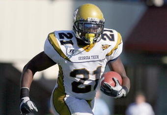 CHAPEL HILL, NC - NOVEMBER 08:  Jonathan Dwyer #21 of the Georgia Tech Yellow Jackets carries the ball during the game against the North Carolina Tar Heels at Kenan Stadium on November 8, 2008 in Chapel Hill, North Carolina.  (Photo by Kevin C. Cox/Getty Images)