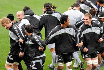 DUNEDIN, NEW ZEALAND - JUNE 09:  (L-R) Adam Thomson, Brendon Leonard,  Jerome Kaino and Keiran Read link arms during a New Zealand All Blacks training session at Carisbrook Stadium on June 9, 2009 in Dunedin, New Zealand.  (Photo by Ross Land/Getty Images)