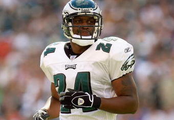 PHILADELPHIA - SEPTEMBER 17:  Cornerback Sheldon Brown #24 of the Philadelphia Eagles stands on the field during the game against the New York Giants at Lincoln Financial Field on September 17, 2006  in Philadelphia, Pennsylvania. The Giants defeated the Eagles 30-24 in overtime.  (Photo by Jamie Squire/Getty Images)