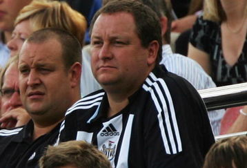 NEWCASTLE-UPON-TYNE, UNITED KINGDOM - SEPTEMBER 01: Mike Ashley, Owner of Newcastle united looks on during the Barclays Premier League match between Newcastle United and Wigan Athletic at St.James Park on September 1, 2007 in Newcastle, England.  (Photo by Matthew Lewis/Getty Images)