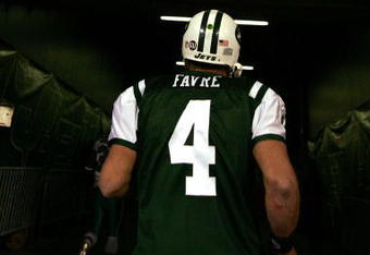 EAST RUTHERFORD, NJ - DECEMBER 28: Brett Favre #4 of The New York Jets leaves the field after losing to The Miami Dolphins 24-17 after their game on December 28, 2008 at Giants Stadium in East Rutherford, New Jersey. (Photo by Al Bello/Getty Images)