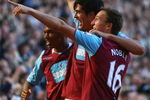 LONDON - APRIL 04:  James Tomkins (C) of West Ham United celebrates his goal with team mates Mark Noble and Junior Stanislas during the Barclays Premier League match between West Ham United and Sunderland at Upton Park on April 4, 2009 in London, England.  (Photo by Bryn Lennon/Getty Images)