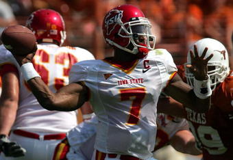 AUSTIN, TX - SEPTEMBER 23:  Quarterback Bret Meyer #7 of the Iowa State Cyclones drops back to pass against the Texas Longhorns on September 23, 2006 at Texas Memorial Stadium in Austin, Texas.  (Photo by Ronald Martinez/Getty Images)