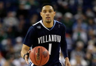 DETROIT - APRIL 04:  Scottie Reynolds #1 of the Villanova Wildcats moves the ball while taking on the North Carolina Tar Heels during the National Semifinal game of the NCAA Division I Men's Basketball Championship at Ford Field on April 4, 2009 in Detroit, Michigan.  (Photo by Andy Lyons/Getty Images)