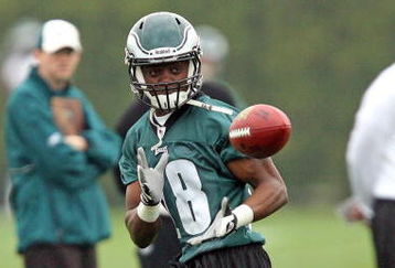 PHILADELPHIA - MAY 1: First round draft pick wide receiver Jeremy Maclin #18 of the Philadelphia Eagles practices during mini camp at the NovaCare Complex on May 1, 2009 in Philadelphia, Pennsylvania.  (Photo by Hunter Martin/Getty Images)