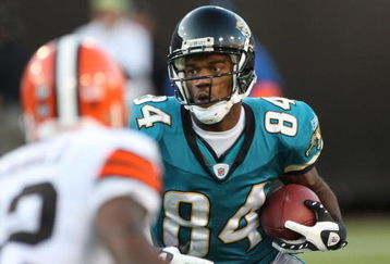 JACKSONVILLE, FL - OCTOBER 26:  Troy Williamson #84 of the Jacksonville Jaguars runs for yardage in a game against the Cleveland Browns at Jacksonville Muncipal Stadium on October 26, 2008 in Jacksonville, Florida.  (Photo by Sam Greenwood/Getty Images)