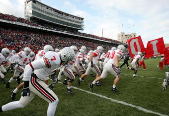 EVANSTON, IL - NOVEMBER 11:  The Ohio State Buckeyes take the field prior to the start of a game against the Northwestern Wildcats on November 11, 2006 at Ryan Field in Evanston, Illinois. Ohio State defeated Northwestern 54-10.  (Photo by Jonathan Daniel/Getty Images)
