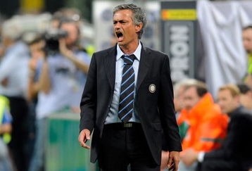 MILAN, ITALY - MAY 17: Josè Mourinho of FC Inter shouts during the Serie A match between FC Inter Milan and  AC Siena, at the Meazza Stadium on May 17, 2009 in Milan, Italy. (Photo by Claudio Villa/Getty Images)