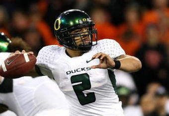 CORVALLIS, OR - NOVEMBER 29:  Quarterback Jeremiah Masoli #2  of the Oregon Ducks throws a pass against the Oregon State Beavers at Reser Stadium on November 29, 2008 in Corvalis, Oregon.  (Photo by Jonathan Ferrey/Getty Images)