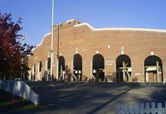 300px-foreman_field_1_crop_340x234