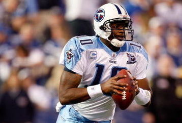 INDIANAPOLIS - DECEMBER 28:  Quarterback Vince Young #10 of the Tennessee Titans rolls out during the game against the Indianapolis Colts at Lucas Oil Stadium December 28, 2008 in Indianapolis, Indiana.  (Photo by Jamie Squire/Getty Images)
