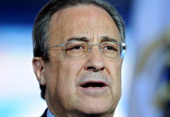 MADRID, SPAIN - JUNE 02:  Real Madrid president Florentino Perez speaks a word of welcome during the presentation of the new Real Madrid coach Manuel Pellegrini at the Santiago Bernabeu stadium on June 2, 2009 in Madrid, Spain. The 55-year-old former Villarreal coach Pellegrini has signed a two-year deal with Los Merengues.  (Photo by Jasper Juinen/Getty Images)
