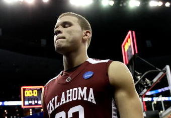 MEMPHIS, TN - MARCH 29:  Blake Griffin #23 of the Oklahoma Sooners walks off the court after losing to the North Carolina Tar Heels during the NCAA Men's Basketball Tournament South Regional Final at the FedExForum on March 29, 2009 in Memphis, Tennessee. The Tar Heels defeated the Sooners 72-60 to advance to the Final Four.  (Photo by Joe Murphy/Getty Images)