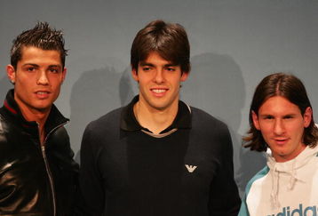 ZURICH, SWITZERLAND - DECEMBER 17:  Cristiano Ronaldo (L) of Manchester United and Portugal poses alongside Kaka (C) of AC Milan and Brazil  and Lionel Messi of Barcelona and Argentina during the FIFA World Player of The Year Gala 2007 at the Zurich Opera House on December 17, 2007 in Zurich, Switzerland.  (Photo by Michael Steele/Getty Images)