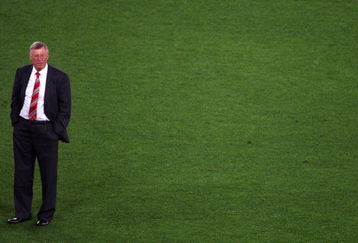 ROME - MAY 27:  Sir Alex Ferguson manager of Manchester United look dejected after Barcelona won the UEFA Champions League Final match between Manchester United and Barcelona at the Stadio Olimpico on May 27, 2009 in Rome, Italy. Barcelona won 2-0.  (Photo by Paul Gilham/Getty Images)