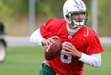 FLORHAM PARK, NJ - MAY 02:  Quarterback Mark Sanchez #6 of the New York Jets throws a pass during minicamp on May 2, 2009 at the Atlantic Health Jets Training Center in Florham Park, New Jersey.  (Photo by Jim McIsaac/Getty Images)