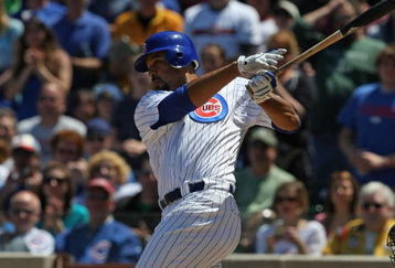 CHICAGO - MAY 16: Derrek Lee #25 of the Chicago Cubs hits the ball against the Houston Astros on May 16, 2009 at Wrigley Field in Chicago, Illinois. The Cubs defeated the Astros 5-4. (Photo by Jonathan Daniel/Getty Images)