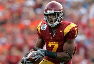 PASADENA, CA - JANUARY 01:  Vidal Hazelton #7 of the USC Trojans runs for yardage against the Illinois Fighting Illini in the first half during the Rose Bowl presented by Citi at the Rose Bowl on January 1, 2008 in Pasadena, California. The Trojans defeated the Illini 49-17.  (Photo by Jeff Gross/Getty Images)
