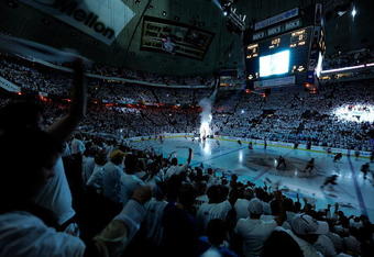 PITTSBURGH - JUNE 09:  Fans cheer before the Detroit Red Wings face the Pittsburgh Penguins during Game Six of the NHL Stanley Cup Finals at the Mellon Arena on June 9, 2009 in Pittsburgh, Pennsylvania.  (Photo by Jamie Sabau/Getty Images)