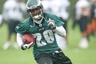 PHILADELPHIA - MAY 1: Running back LeSean McCoy #29 of the Philadelphia Eagles runs the ball during minicamp practice at the NovaCare Complex on May 1, 2009 in Philadelphia, Pennsylvania. (Photo by Hunter Martin/Getty Images)
