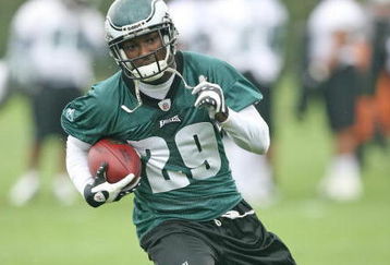 PHILADELPHIA - MAY 1: Running back LeSean McCoy #29 of the Philadelphia Eagles runs the ball during minicamp practice at the NovaCare Complex on May 1, 2009 in Philadelphia, Pennsylvania. (Photo by Hunter Martin/Getty Images)