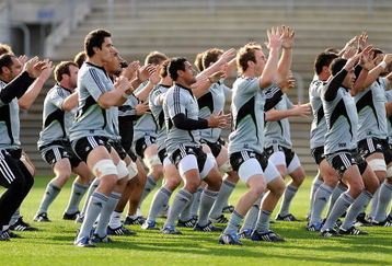 DUNEDIN, NEW ZEALAND - JUNE 12:  The All Blacks practice the 'Haka' during the New Zealand All Blacks captain's run at Carisbrook on June 12, 2009 in Dunedin, New Zealand.  (Photo by Ross Land/Getty Images)