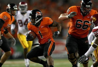 CORVALIS, OR - SEPTEMBER 25:  Jacquizz Rodgers #1 of the Oregon State Beavers runs with the ball against the Southern California Trojans at Reser Stadium on September 25, 2008 in Corvalis, Oregon.  (Photo by Jonathan Ferrey/Getty Images)