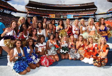 HONOLULU, HI - FEBRUARY 08: Cheerleaders pose for a photo after the 2009 NFL Pro Bowl between the AFC All-Stars and the NFC All-Stars at Aloha Stadium on February 8, 2009 in Honolulu, Hawaii. The NFC defeated the AFC 30-21. (Photo by Paul Spinelli/Getty Images)
