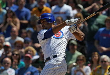 CHICAGO - MAY 16: Derrek Lee #25 of the Chicago Cubs hits the ball against the Houston Astros on May 16, 2009 at Wrigley Field in Chicago, Illinois. The Cubs defeated the Astros 5-4. (Photo by Jonathan Daniel/Getty Images)