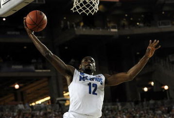 GLENDALE, AZ - MARCH 26:  Guard Tyreke Evans #12 of the Memphis Tigers goes to dunk the ball against the Missouri Tigers in the Sweet 16 of the NCAA Division I Men's Basketball Tournament at the University of Phoenix Stadium on March 26, 2009 in Glendale, Arizona.  (Photo by Ronald Martinez/Getty Images)