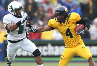 BERKELEY, CA - NOVEMBER 01:  Jahvid Best #4 of the California Golden Bears runs with the ball against T.J. Ward #2 of the Oregon Ducks during an NCAA football game on November 1, 2008 at Memorial Stadium in Berkeley, California.  (Photo by Jed Jacobsohn/Getty Images)