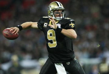 LONDON - OCTOBER 26: Drew Brees of the New Orleans Saints throws the ball during the Bridgestone International Series NFL match between San Diego Chargers and New Orleans Saints at Wembley Stadium on October 26, 2008 in London, England.  (Photo by Nick Laham/Getty Images)