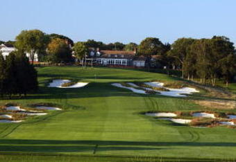 BETHPAGE, NY - SEPTEMBER 23:  The par 4, 18th hole on the Black Course at Bethpage State Park, venue for the 2009 US Open Championship, on September 23, 2008 in Bethpage, New York.  (Photo by David Cannon/Getty Images)