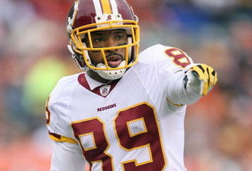 CINCINNATI - DECEMBER 14:  Santana Moss #89 of the Washington Redskins points on the field during the NFL game against the Cincinnati Bengals at Paul Brown Stadium December 14, 2008 in Cincinnati, Ohio. (Photo by Andy Lyons/Getty Images)