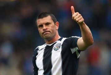 PORTSMOUTH, UNITED KINGDOM - APRIL 11:  Paul Robinson of West Brom salutes the crowd after the Barclays Premier League match between Portsmouth and West Bromwich Albion at Fratton Park on April 11, 2009 in Portsmouth, England.  (Photo by Ryan Pierse/Getty Images)