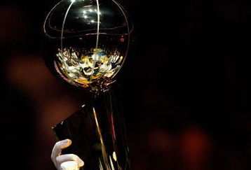 ORLANDO, FL - JUNE 14:  Pau Gasol #16 of the Los Angeles Lakers holds up the Larry O'Brien trophy after the Lakers defeated the Orlando Magic 99-86 in Game Five of the 2009 NBA Finals on June 14, 2009 at Amway Arena in Orlando, Florida.  NOTE TO USER:  User expressly acknowledges and agrees that, by downloading and or using this photograph, User is consenting to the terms and conditions of the Getty Images License Agreement.  (Photo by Ronald Martinez/Getty Images)