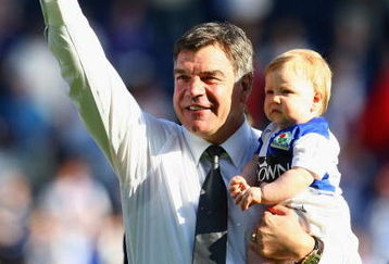 BLACKBURN, ENGLAND - MAY 24: Sam Allardyce of Blackburn Rovers shows his appreciation to the fans after the Barclays Premier League match between Blackburn Rovers and West Bromwich Albion at Ewood Park on May 24, 2009 in Blackburn, England.  (Photo by Laurence Griffiths/Getty Images)