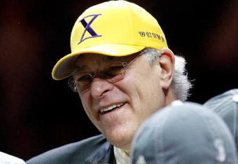 ORLANDO, FL - JUNE 14:  Head coach Phil Jackson of the Los Angeles Lakers holds up the Larry O'Brien trophy after the Lakers defeated the Orlando Magic 99-86 in Game Five of the 2009 NBA Finals on June 14, 2009 at Amway Arena in Orlando, Florida.  NOTE TO USER:  User expressly acknowledges and agrees that, by downloading and or using this photograph, User is consenting to the terms and conditions of the Getty Images License Agreement.  (Photo by Ronald Martinez/Getty Images)
