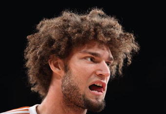 LOS ANGELES, CA - FEBRUARY 26:  Robin Lopez #15 of the Phoenix Suns warms up before the NBA game against the Los Angeles Lakers at Staples Center on February 26, 2009 in Los Angeles, California.    The Lakers defeated the Suns 132-106.  NOTE TO USER: User expressly acknowledges and agrees that, by downloading and or using this Photograph, user is consenting to the terms and conditions of the Getty Images License Agreement.  (Photo by Christian Petersen/Getty Images)