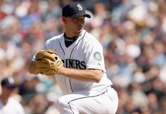SEATTLE  - MAY 24:  David Aardsma #53 of the Seattle Mariners pitches during the game against the San Francisco Giants on May 24, 2009 at Safeco Field in Seattle, Washington. (Photo by Otto Greule Jr/Getty Images)   