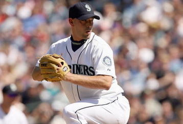 SEATTLE  - MAY 24:  David Aardsma #53 of the Seattle Mariners pitches during the game against the San Francisco Giants on May 24, 2009 at Safeco Field in Seattle, Washington. (Photo by Otto Greule Jr/Getty Images)   