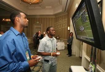LOS ANGELES, CA - MAY 16: Pittsburgh Steelers wide receiver Limas Sweed and Chicago Bears wide receiver Earl Bennett attend the EA SPORTS Rookie Madden Bowl at the Loews Santa Monica Beach Hotel as part of the NFL PLAYERS Rookie Premiere on May 16, 2008 in Santa Monica, California. (Photo by Jesse Grant/Getty Images for NFL PLAYERS)