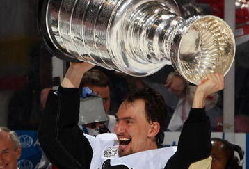 DETROIT - JUNE 12:  Miroslav Satan #81 of the Pittsburgh Penguins celebrates with the Stanley Cup after defeating the Detroit Red Wings by a score of 2-1 to win Game Seven and the 2009 NHL Stanley Cup Finals at Joe Louis Arena on June 12, 2009 in Detroit, Michigan.  (Photo by Jim McIsaac/Getty Images)