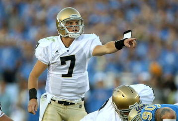 PASADENA, CA - OCTOBER 6:  Quarterback Jimmy Clausen #7 of the Notre Dame Fighting Irish calls signals in the game against the UCLA Bruins at the Rose Bowl October 6, 2007 in Pasadena, California. Notre Dame won 20-6.  (Photo by Stephen Dunn/Getty Images)