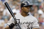 ARLINGTON, TX - AUGUST 17:  Frank Thomas #35 of the Chicago White Sox readies to bat against the Texas Rangers at the Ballpark in Arlington on August 17, 2003 in Arlington, Texas.  The White Sox defeated the Rangers 6-4.  (Photo by Ronald Martinez/Getty Images)