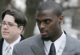 LEBANON - JANUARY 14: New York Giants wide receiver Plaxico Burress arrives at the Lebanon County Courthouse January 14, 2009 in Lebanon, Pa.  Burress is scheduled to appear in a civil trial in a dispute with an automobile dealer over what he owes in damages to a vehicle supplied to him by the dealership. (Photo by Chris Gardner/Getty Images)