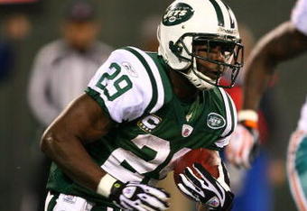 EAST RUTHERFORD, NJ - DECEMBER 28:  Leon Washington #29 of The New York Jets in action against The Miami Dolphins during their game on December 28, 2008 at Giants Stadium in East Rutherford, New Jersey.  (Photo by Al Bello/Getty Images)
