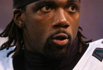 EAST RUTHERFORD, NJ - DECEMBER 17:  Wide receiver Donte Stallworth #18 of the Philadelphia Eagles looks on against the New York Giants on December 17, 2006 at Giants Stadium in East Rutherford, New Jersey. The Eagles defeated the Giants 36-22. (Photo by Jim McIsaac/Getty Images)